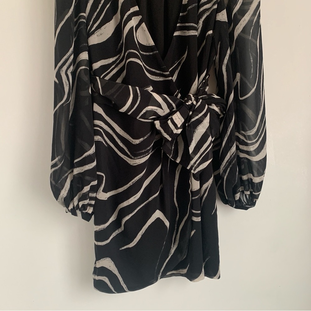 Dynamite Black Grey Abstract Sheer Sleeve Mini Dress - Picture 4 of 11